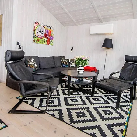 5 Person Holiday In