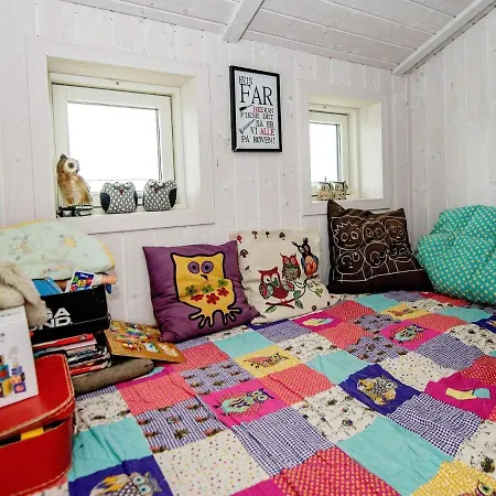 5 Person Holiday In Semesterbostad Hejls